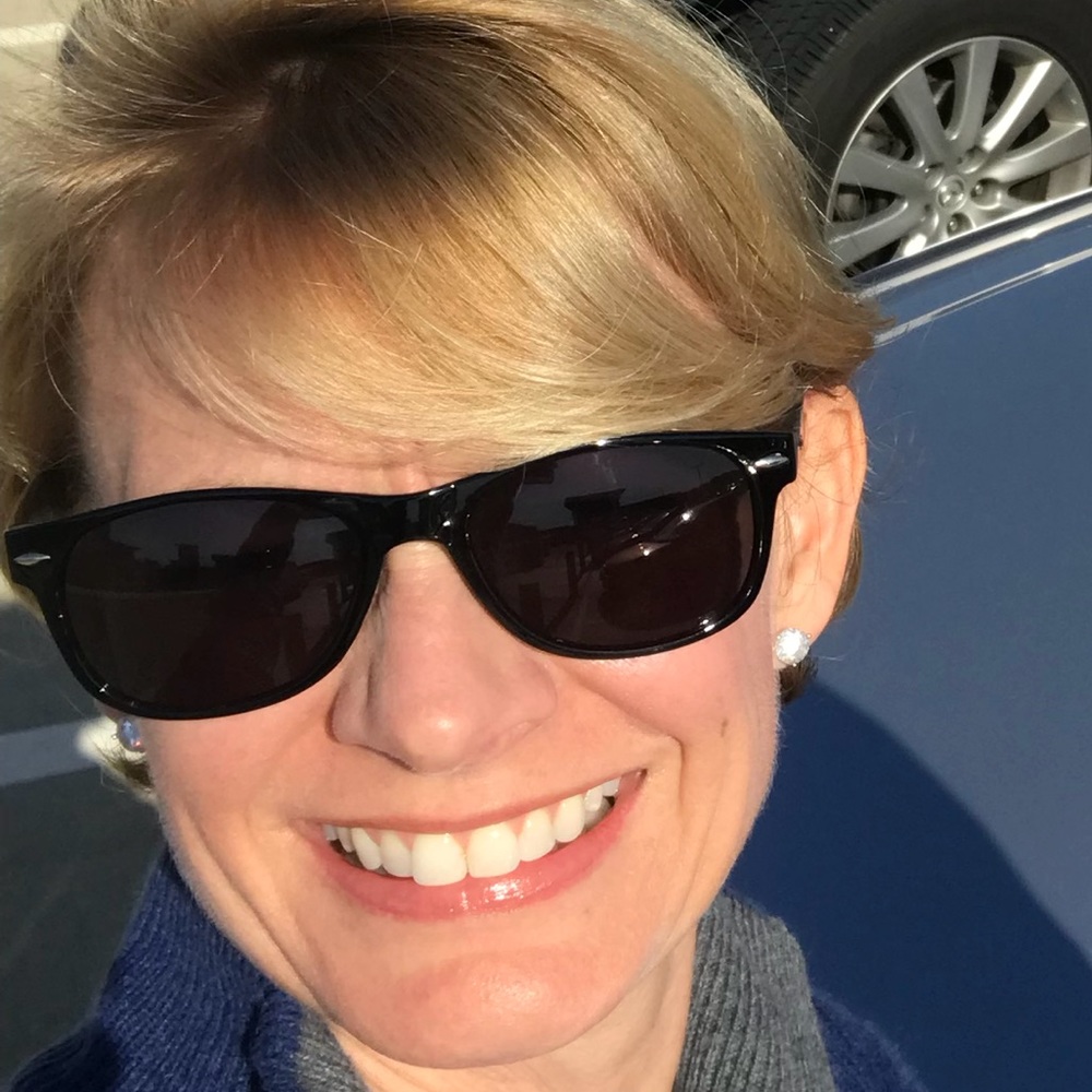 Meet your Posher, Jennifer